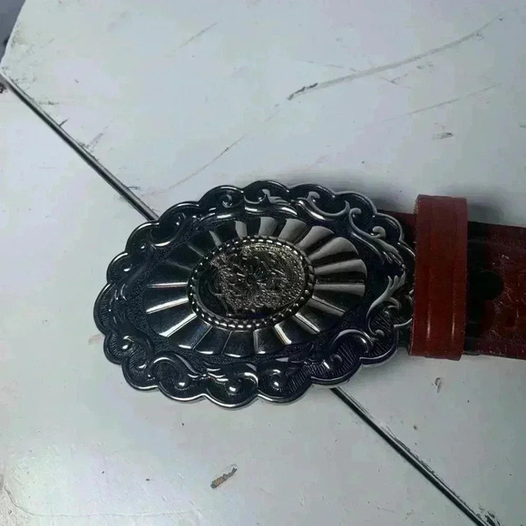 Vintage Western Style Tooled Leather Belt With Ornate Metal Buckle Kids Small - Picture 3 of 6
